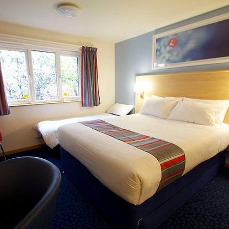 Travelodge Harlow Exterior photo