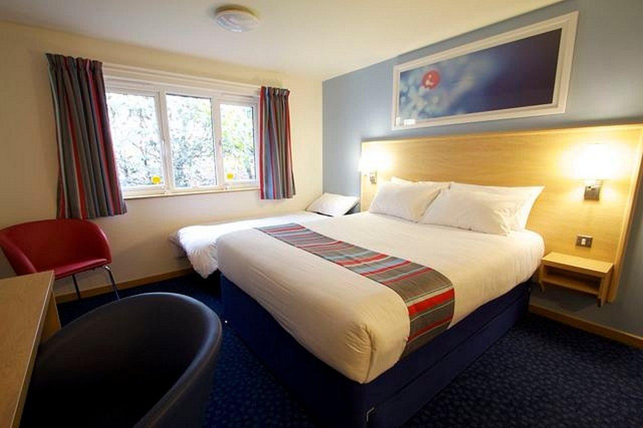 Travelodge Harlow Exterior photo