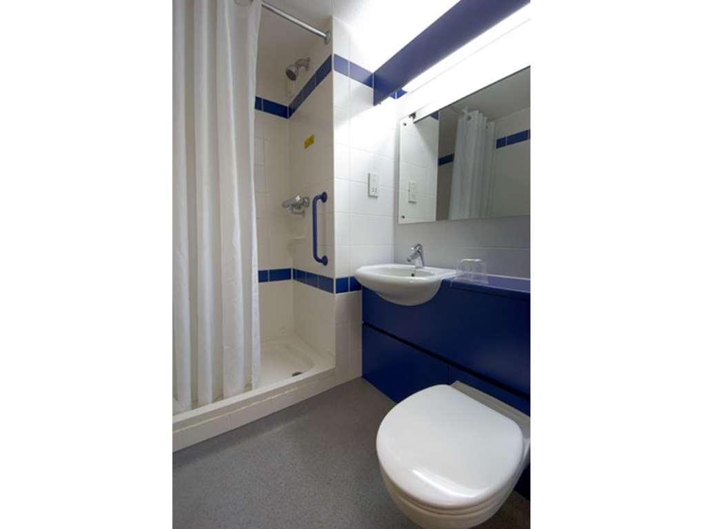 Travelodge Harlow Room photo